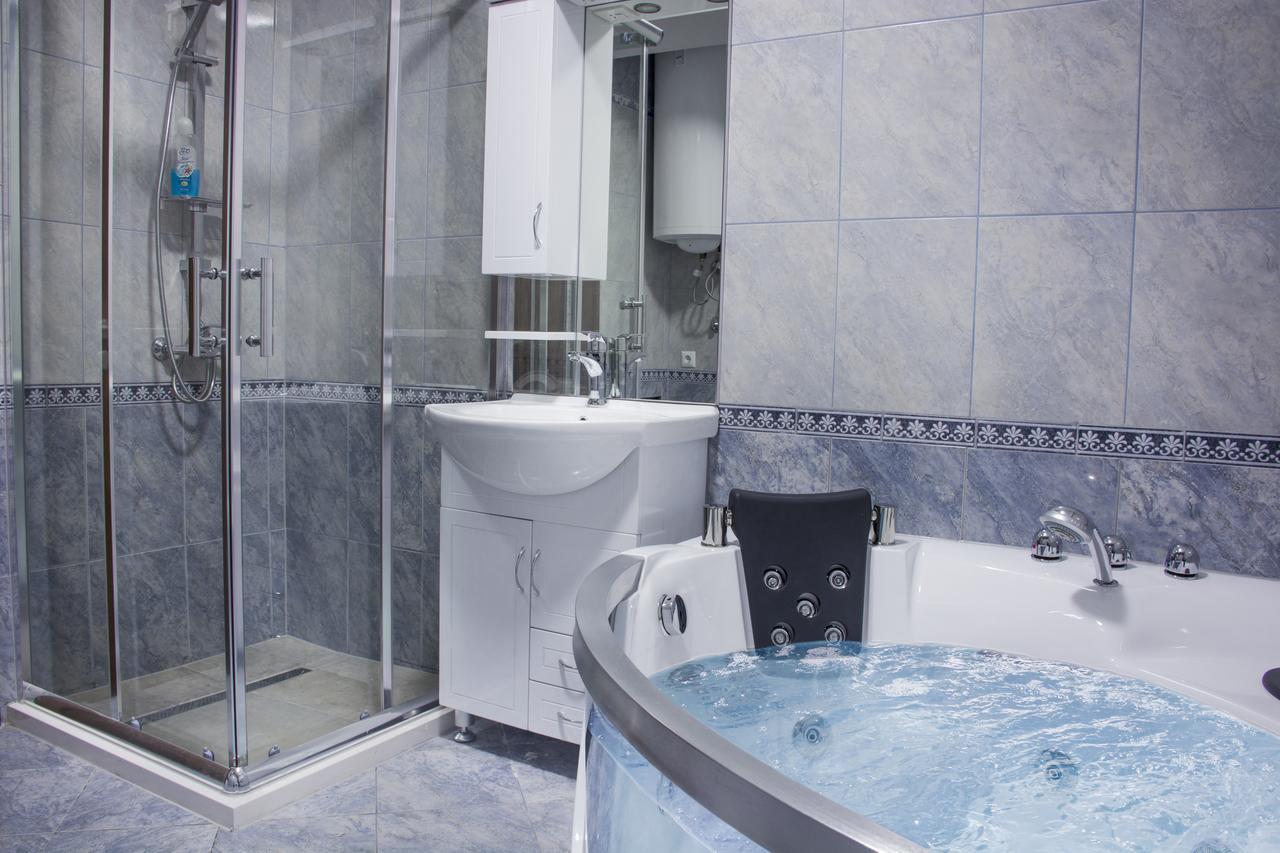 King Hotel Печ Экстерьер фото