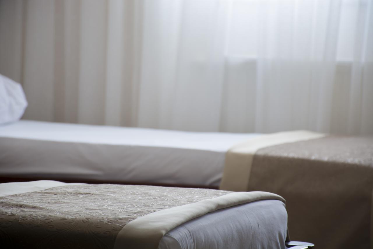 King Hotel Печ Экстерьер фото